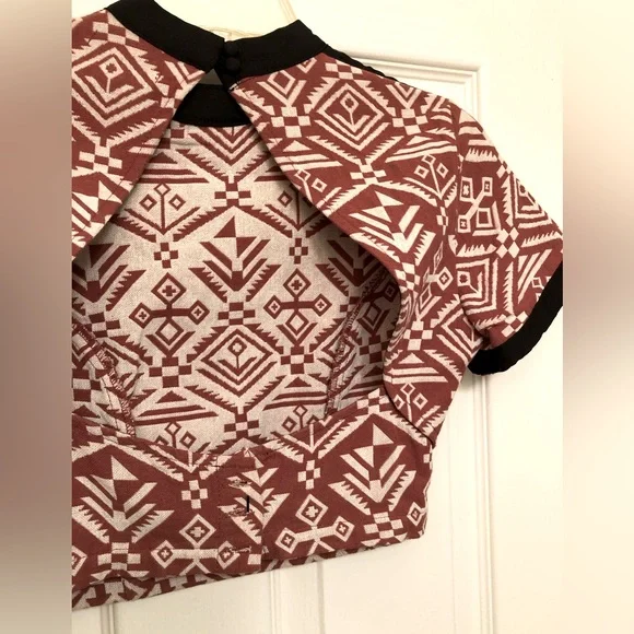 Tribal Print Open Back Crop Top - Picture 4 of 8